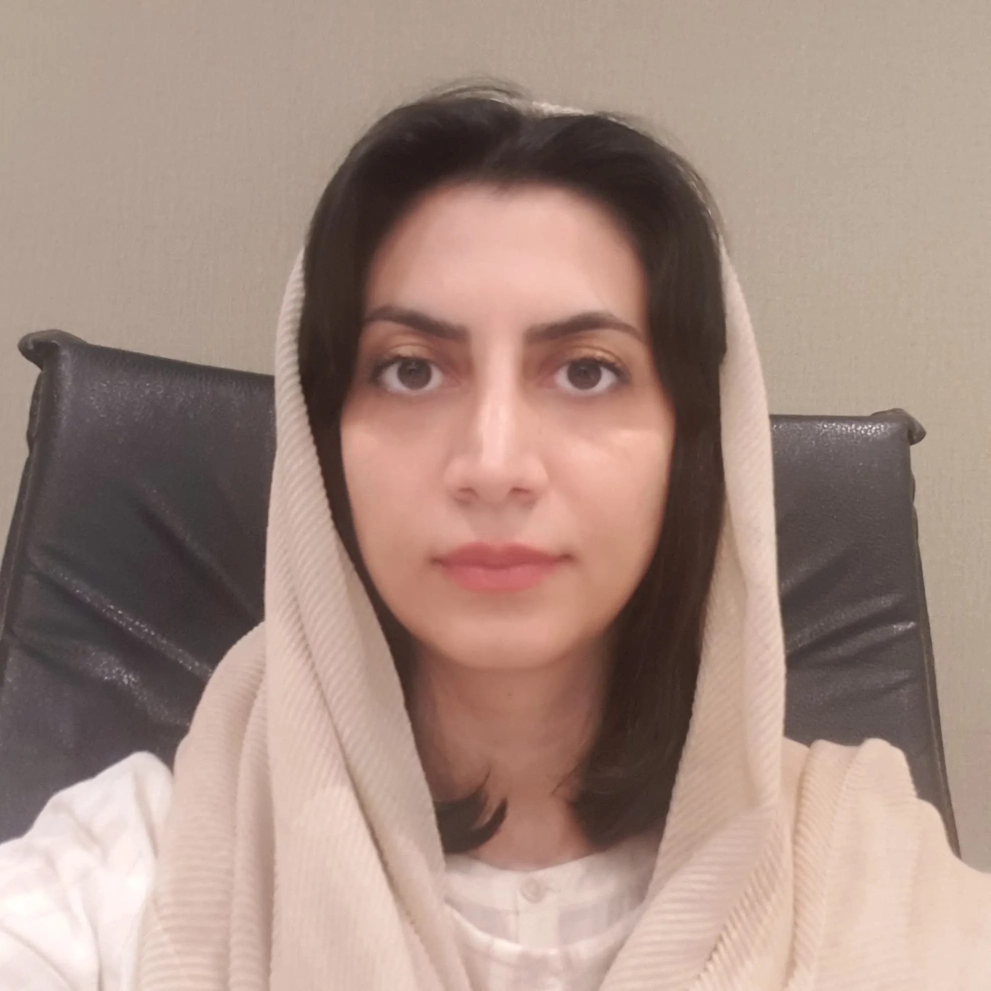 دکتر بهناز خادمی دلجو